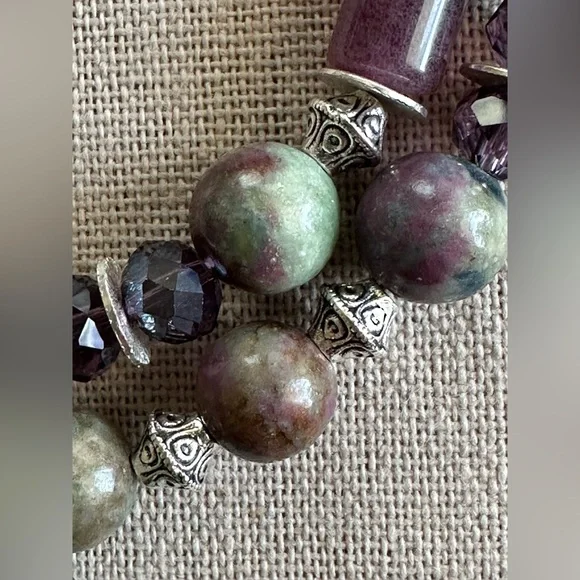 20-1/2 inch Ruby Zoisite gemstone bead Necklace NWOT - Picture 9 of 13